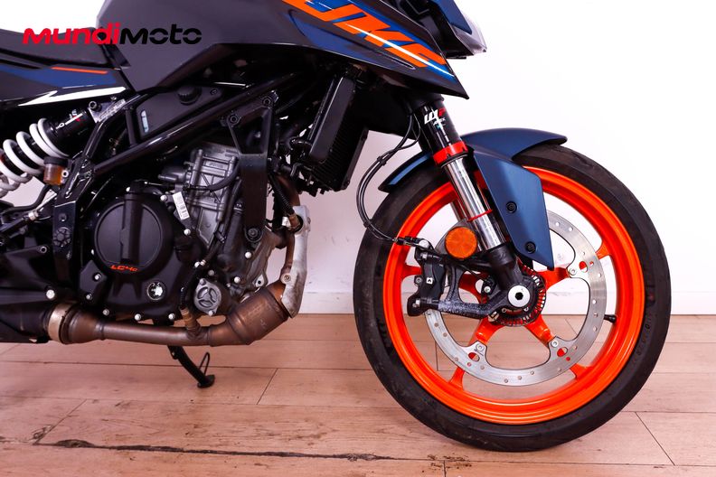 Motorbike image 12