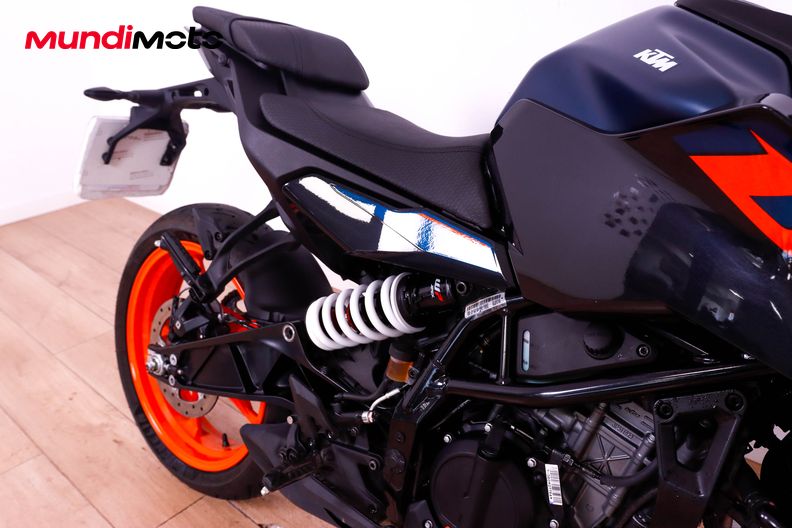 Motorbike image 13