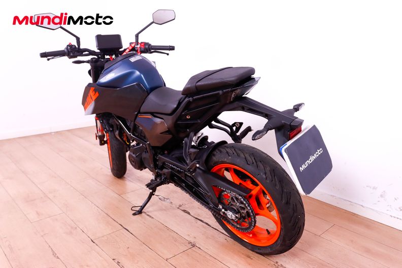 Motorbike image 6