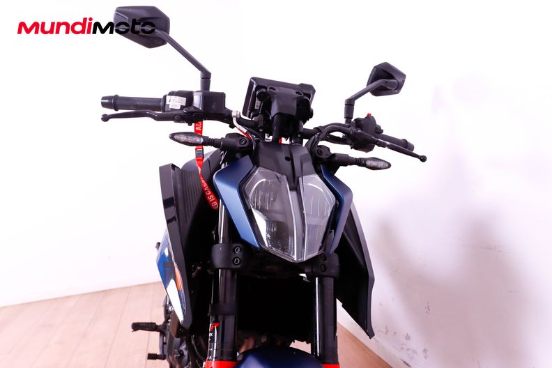 Motorbike image 4
