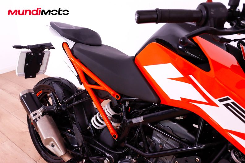 Motorbike image 13