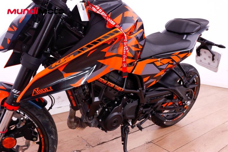 Motorbike image 8