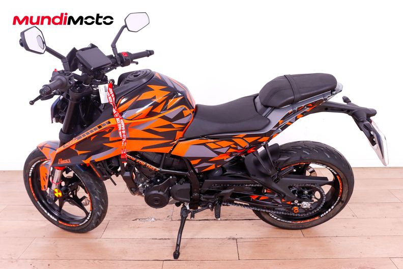Motorbike image 5