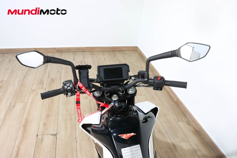 Motorbike image 10