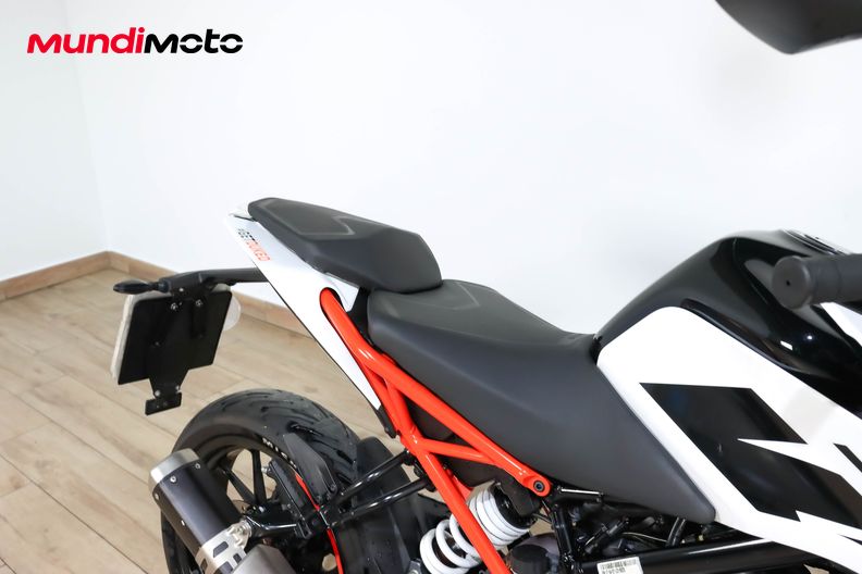 Motorbike image 13