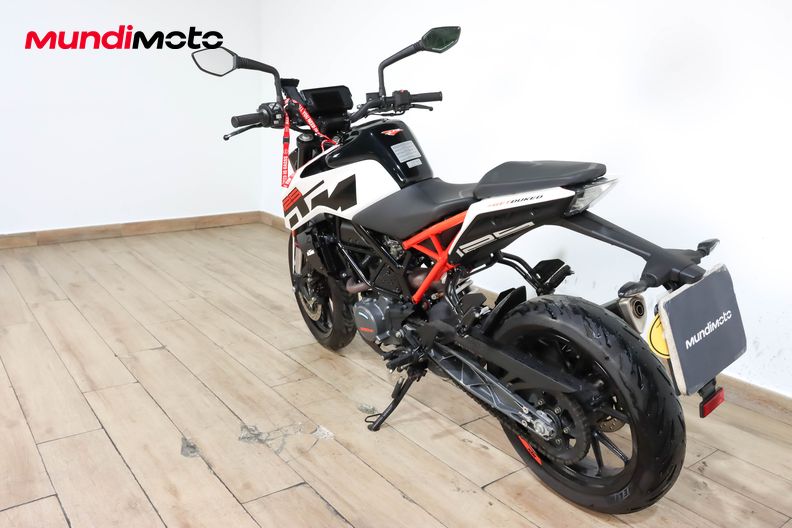 Motorbike image 6