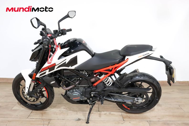 Motorbike image 5