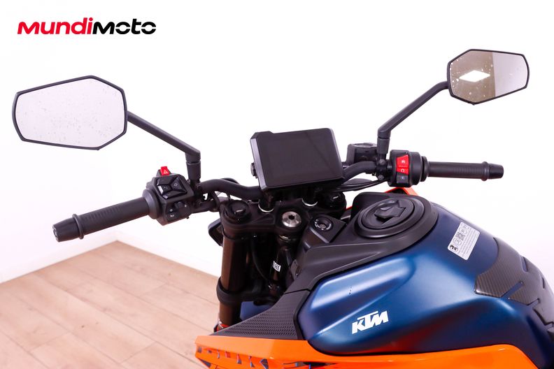 Motorbike image 10