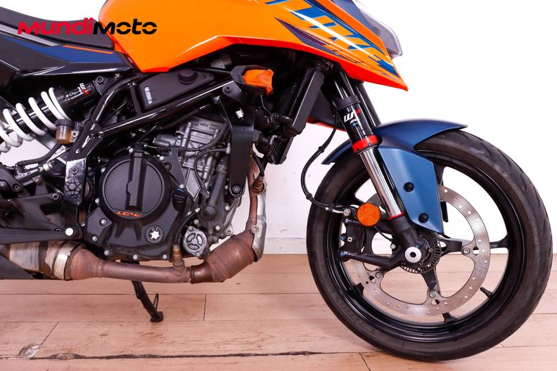Motorbike image 13