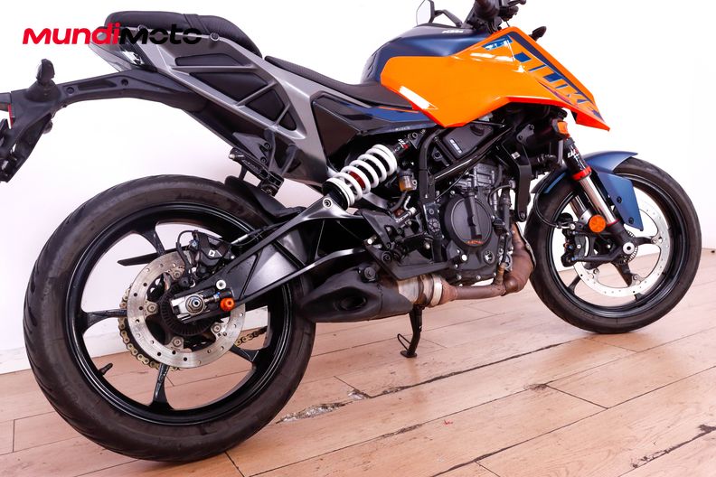 Motorbike image 3