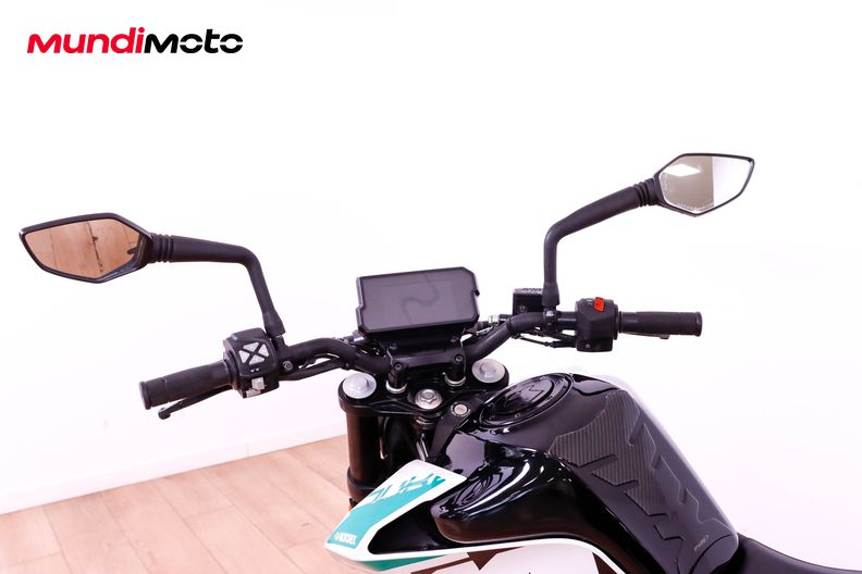 Motorbike image 10