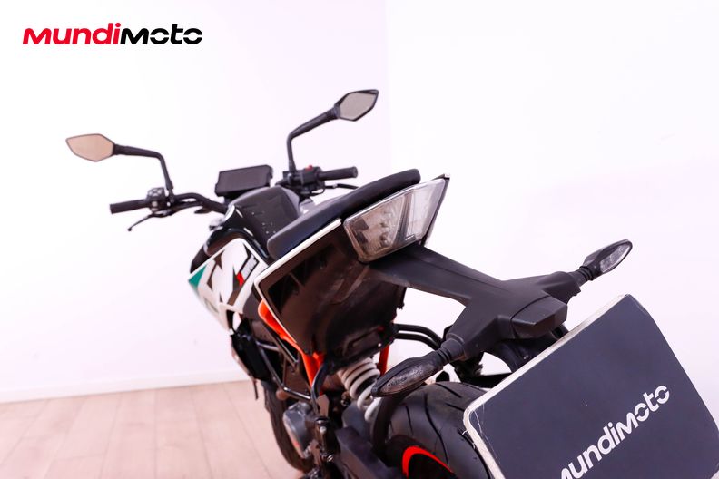 Motorbike image 9