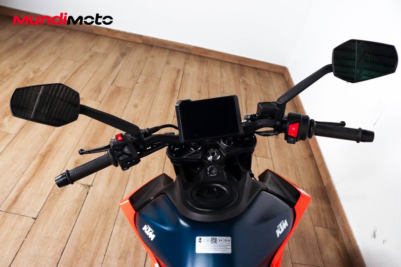 Motorbike image 10