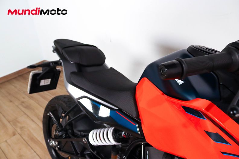 Motorbike image 12