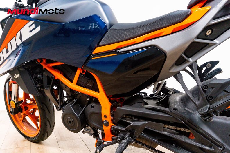 Motorbike image 8