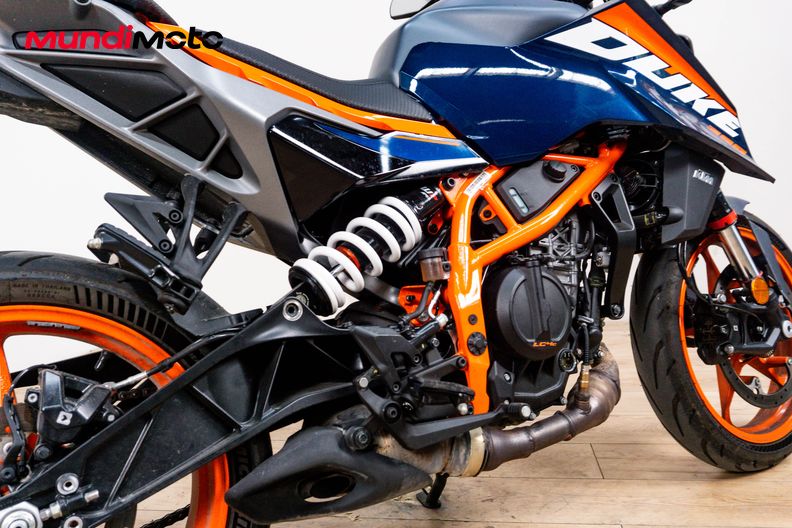 Motorbike image 3
