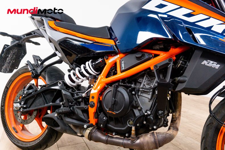 Motorbike image 4