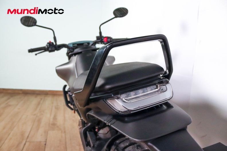 Motorbike image 9