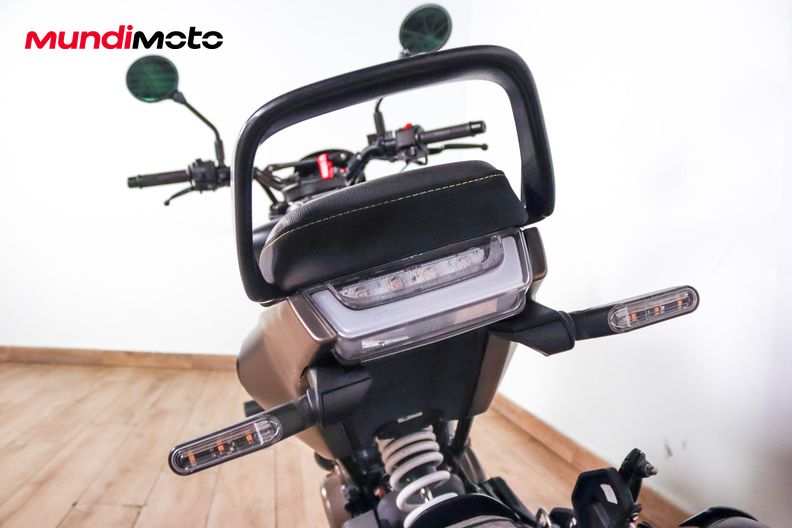 Motorbike image 9