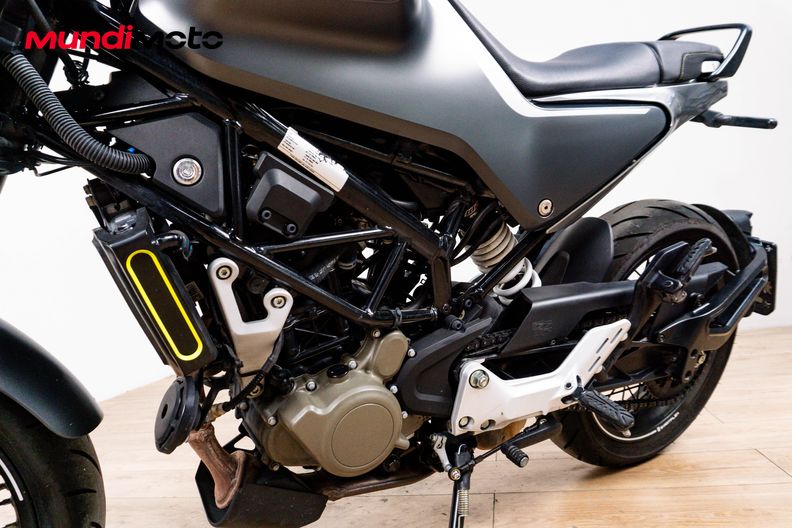 Motorbike image 9