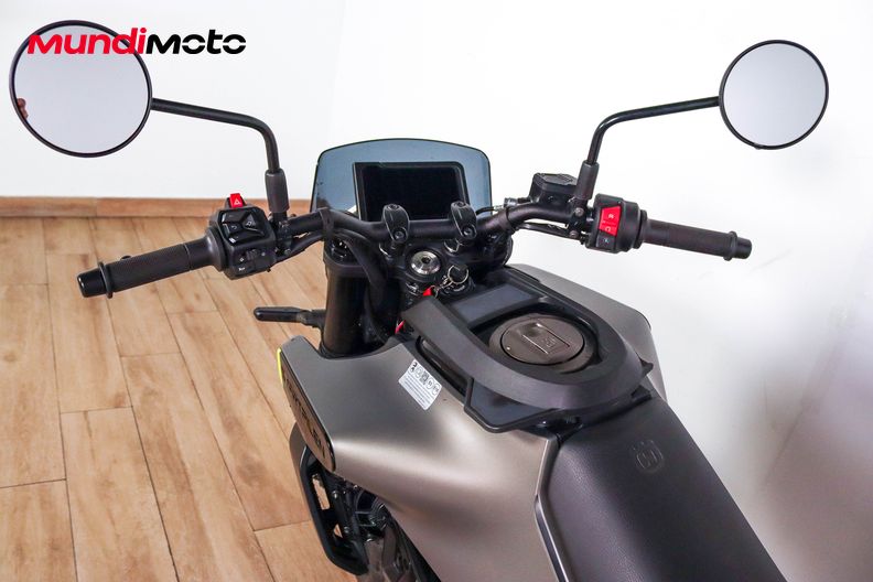 Motorbike image 10