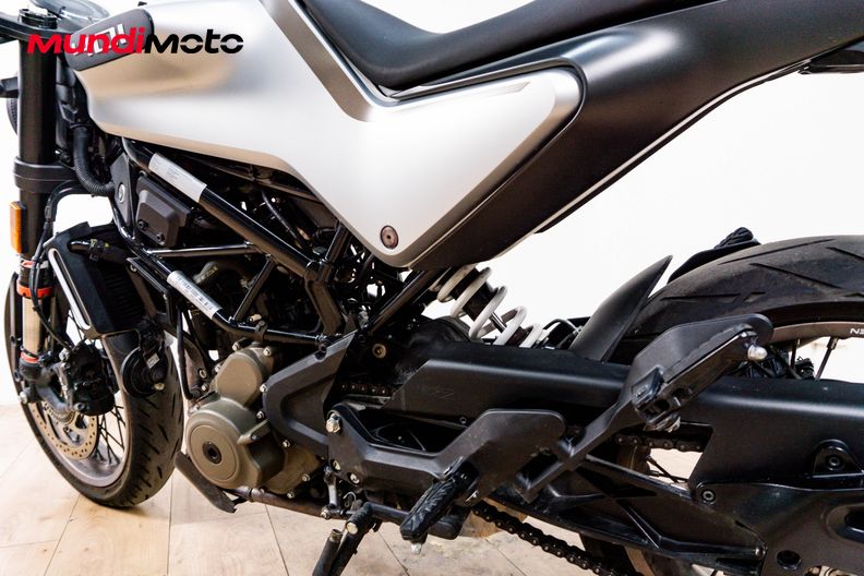 Motorbike image 8
