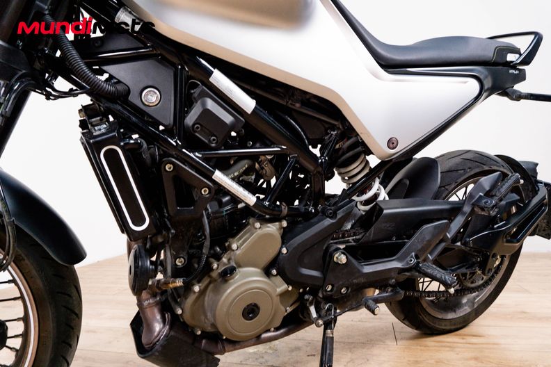 Motorbike image 9