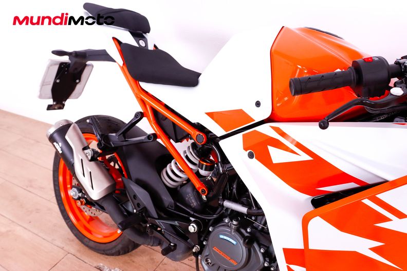 Motorbike image 12