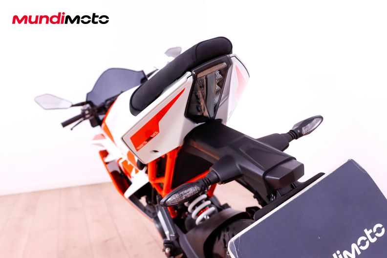 Motorbike image 9