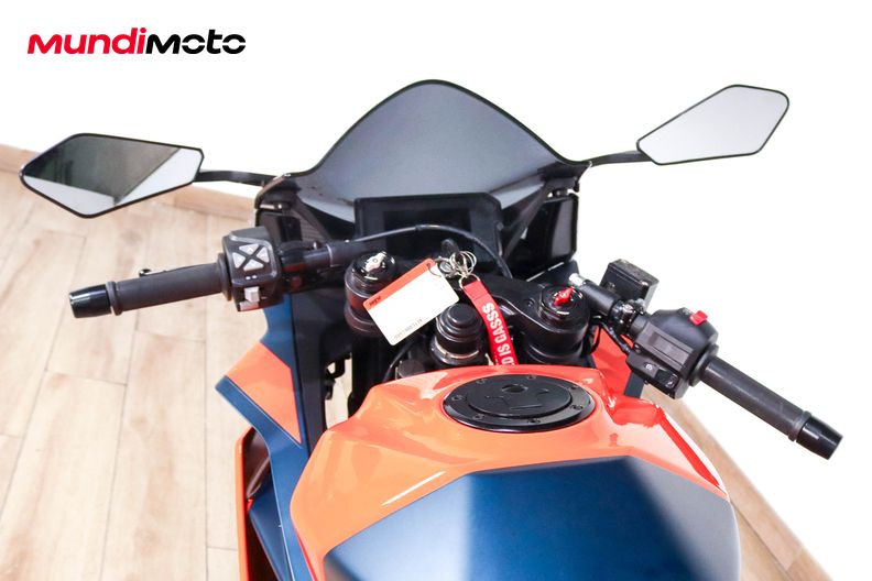 Motorbike image 10