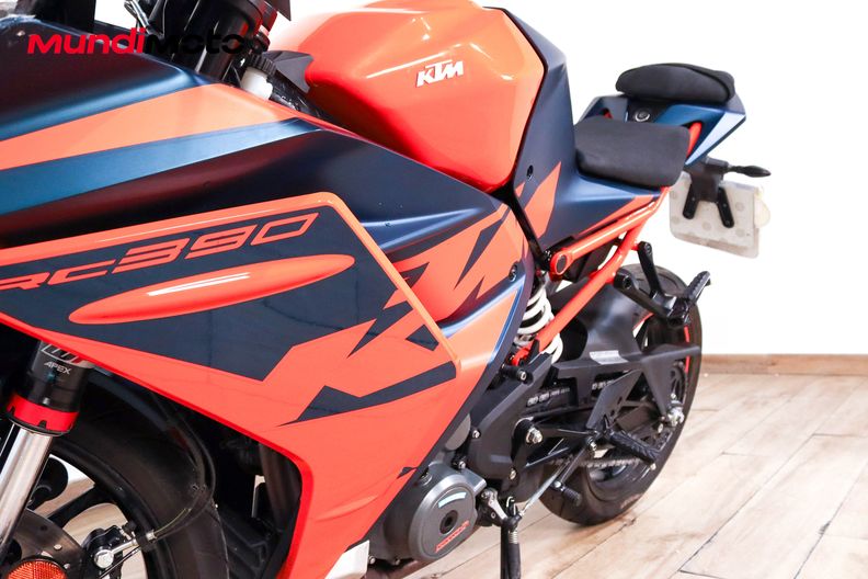 Motorbike image 8