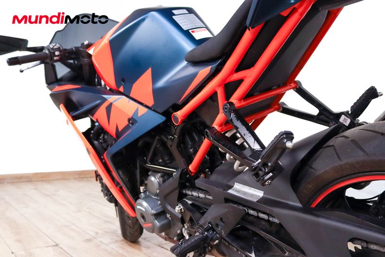 Motorbike image 9