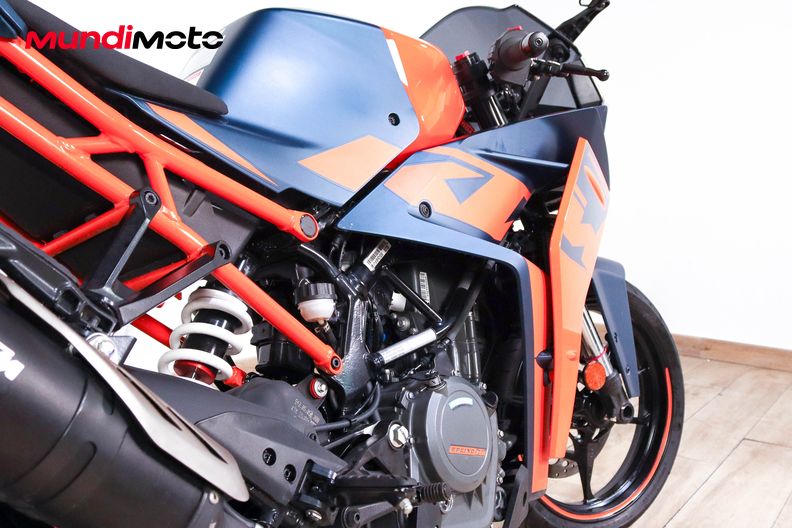Motorbike image 3