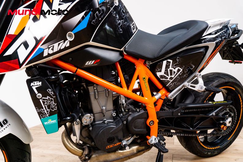 Motorbike image 9