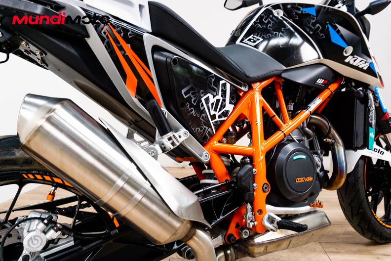 Motorbike image 3