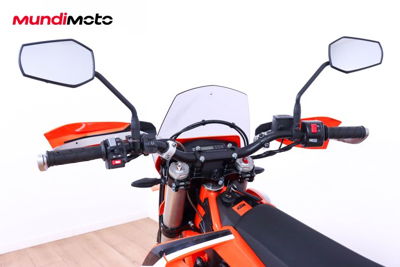 Motorbike image 10