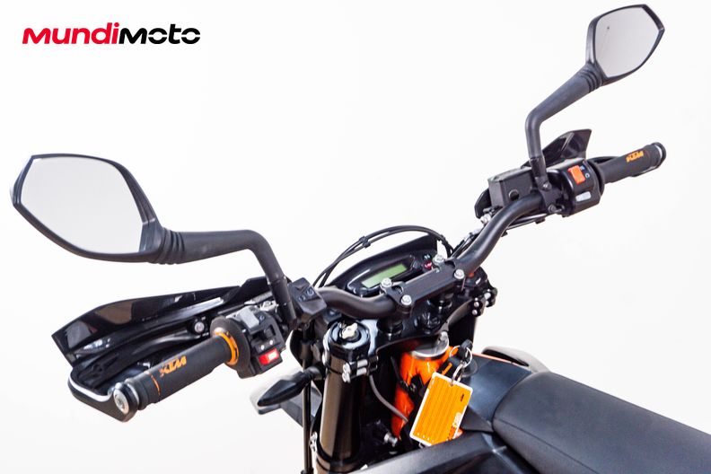 Motorbike image 10