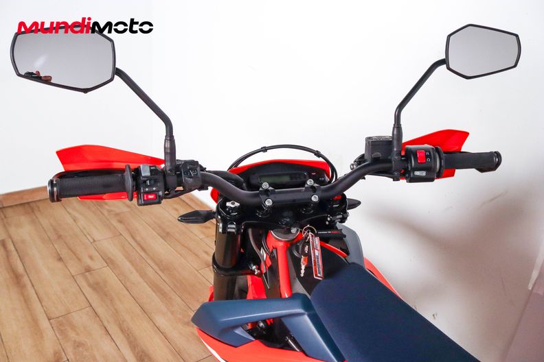 Motorbike image 10
