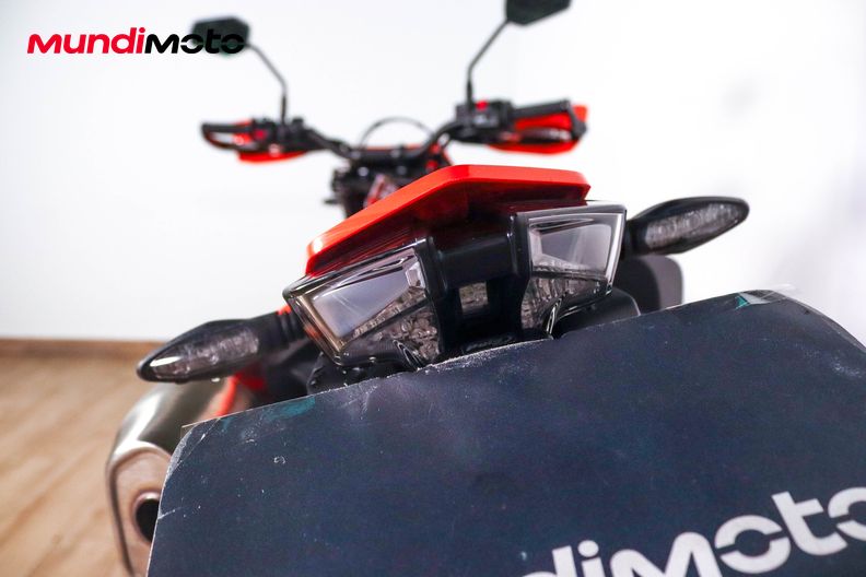 Motorbike image 9