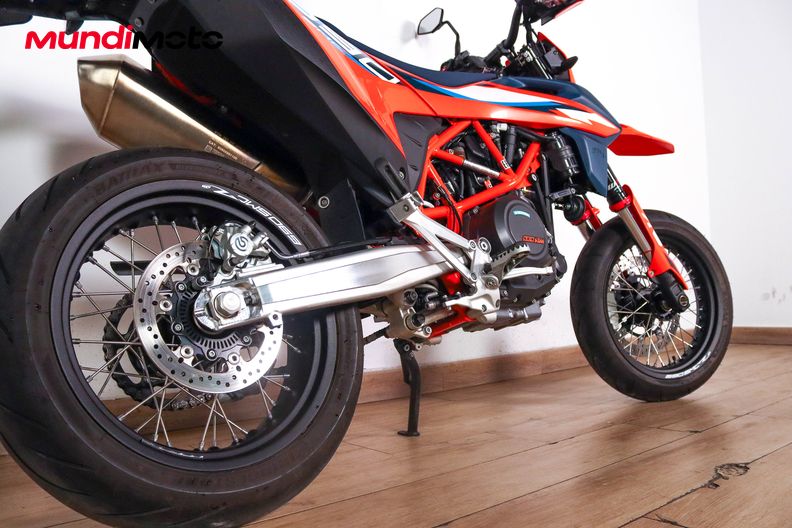 Motorbike image 3