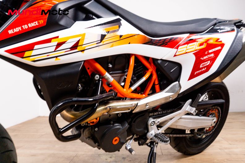 Motorbike image 9