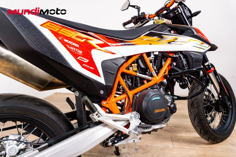 Motorbike image 3
