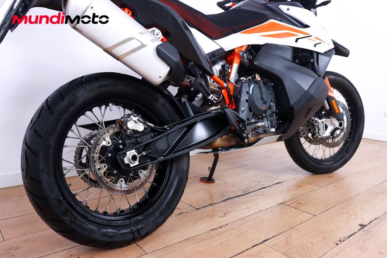 Motorbike image 3