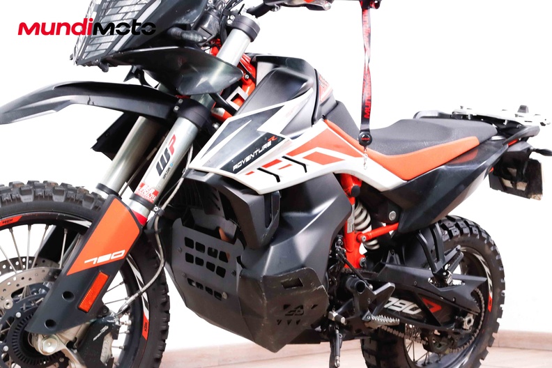 Motorbike image 9