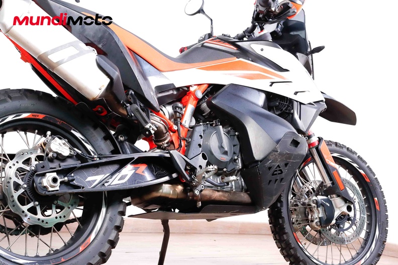 Motorbike image 3