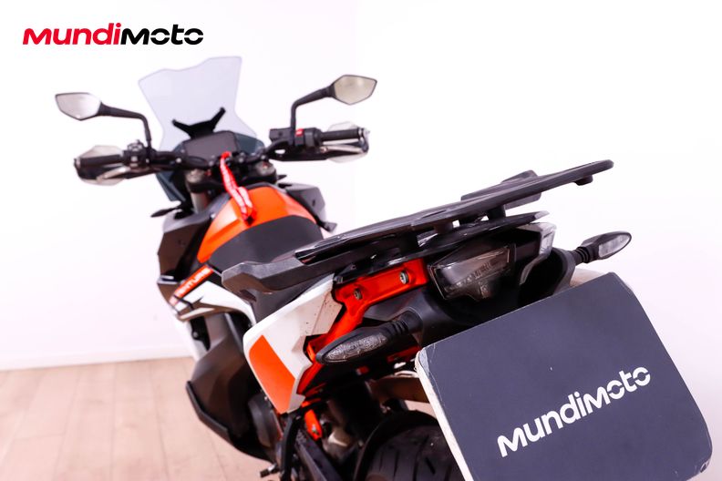 Motorbike image 9