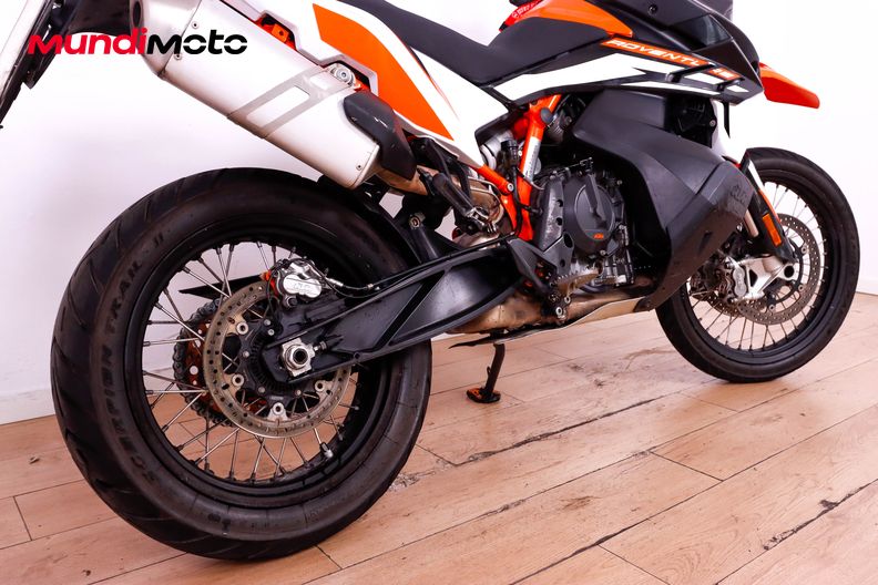 Motorbike image 3