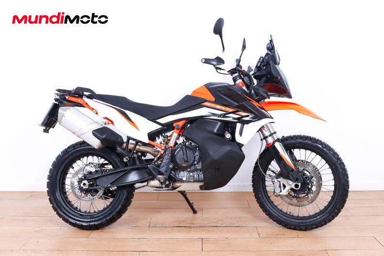 KTM 890