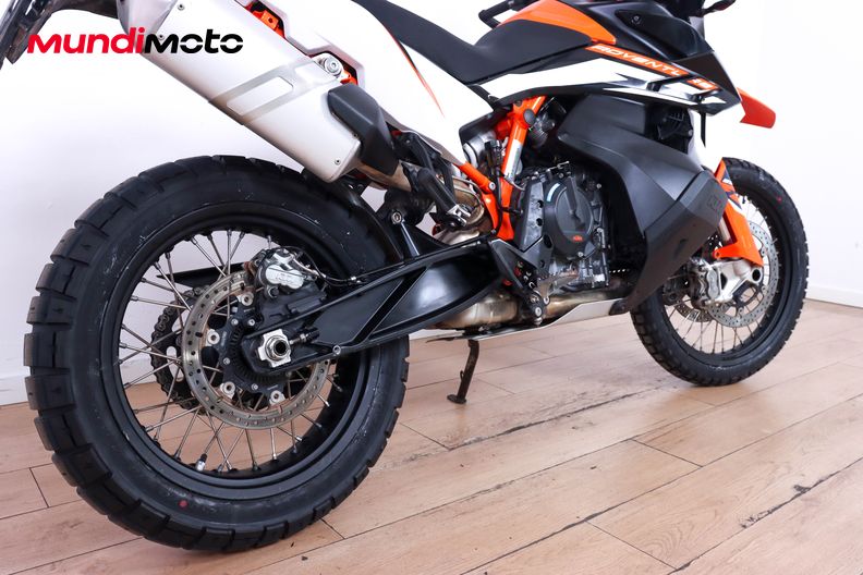 Motorbike image 3