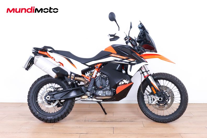 KTM 890
